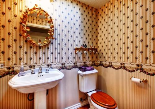 Современная оклейка стен обоями. Какие виды обоев можно комбинировать?