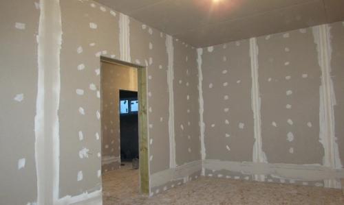 Как монтировать гипсокартон на стену. Этап 4: крепление листов гипсокартона 05