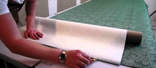 Как клеить тканевые обои. Поклейка: инструменты и технология