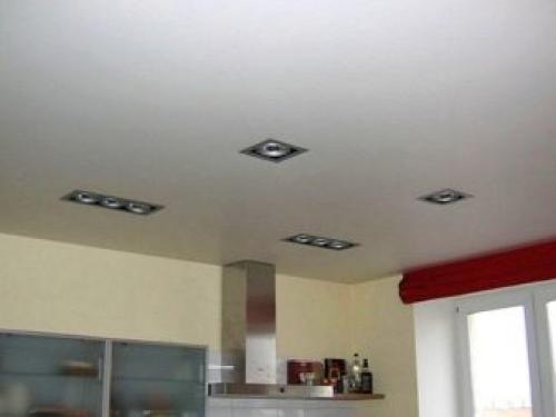 Выравнивание потолка шпаклевкой своими руками. Тонкости процесса шпаклевки потолка 02 Выравнивание потолка шпаклевкой своими руками. Тонкости процесса шпаклевки потолка 02