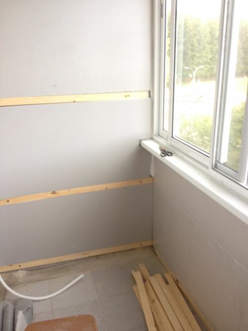 Внутренняя отделка стен. Пример отделки стены панелями МДФ