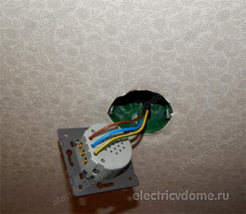 Как подключить сенсорный выключатель. Как подключить двухклавишный сенсорный выключатель света Livolo VL-C702R