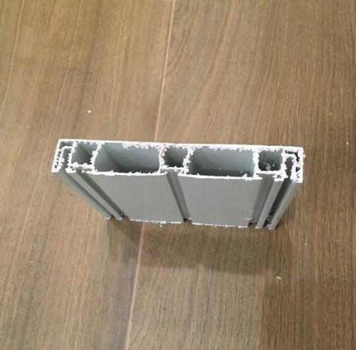 Как приклеить плинтус на потолок. Как приклеить галтель если потолок натяжной?