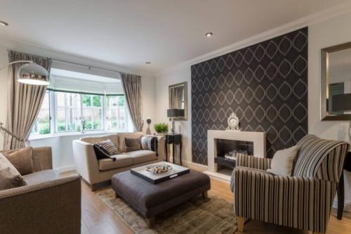 Как правильно подобрать обои в зал. Основные правила комбинирования