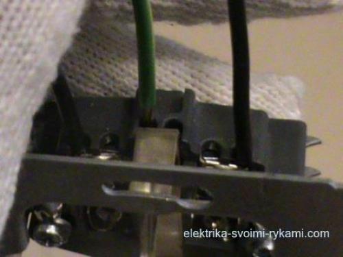 Подключение сетевого кабеля к розетке schneider. Подключаем розетку