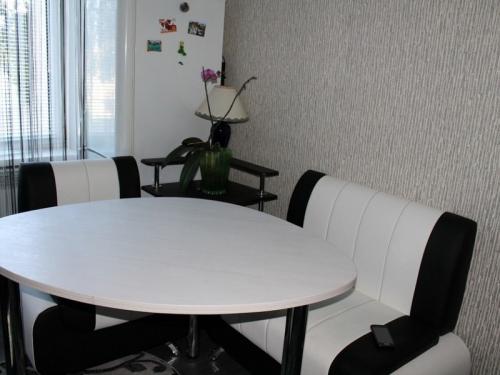 Какие обои выбрать для кухни. Виды обоев для кухни