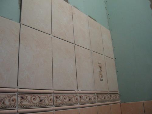 Как положить плитку на стену из гипсокартона. Подборка подходящих листов ГК