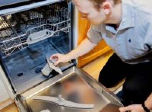 Остается вода в посудомоечной машине. 2 Причины появления воды в поддоне и способы их устранения 20