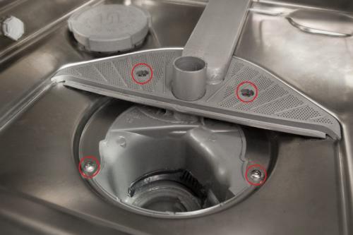 Остается вода в фильтре посудомойки. Простые причины отказа оборудования