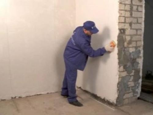 Как выровнять потолок шпаклевкой своими руками. Как удалить старую шпаклевку? 06