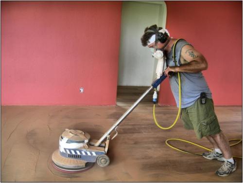 Как выровнять деревянный пол в квартире под ламинат своими руками. Как выровнять деревянный пол под ламинат