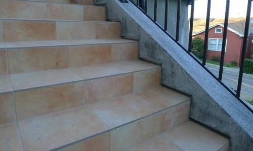 Как правильно положить плитку на ступеньки. Как правильно укладывать плитку на ступеньки