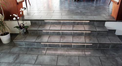 Как правильно положить плитку на ступеньки. Как правильно укладывать плитку на ступеньки