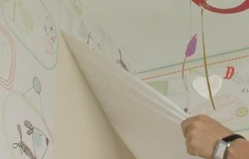 Как обдирать старые обои. Ремонт своими руками, или как быстро снять старые обои со стены 04