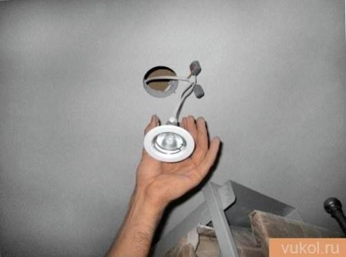 Ремонт потолка в квартире своими руками. Что можно сделать своими руками, технологии ремонта потолка квартир 03 Ремонт потолка в квартире своими руками. Что можно сделать своими руками, технологии ремонта потолка квартир 03