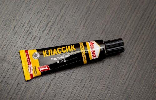 Потолочные плинтуса, как клеить. Какой клей лучше 17