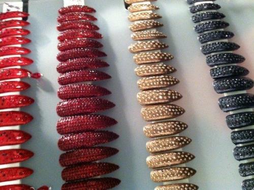 Как приклеить накладные ногти