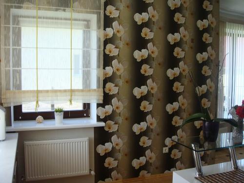 Как красиво поклеить обои на кухне варианты. Материал обоев для кухонных стен