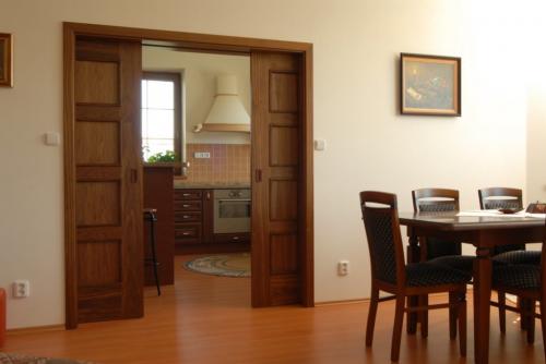 Монтаж купе дверей межкомнатных. Варианты монтажа межкомнатной двери