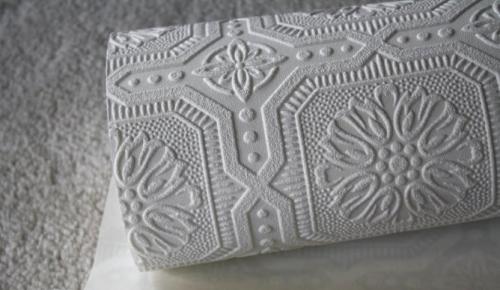 Как клеить обои на потолок на кухне. Обои на кухне на потолок — оправдан ли выбор?