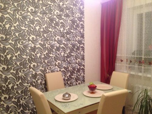 Как красиво поклеить обои на кухне варианты. Материал обоев для кухонных стен