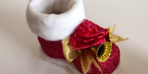 Новогодние украшения.  Сапожок из пластиковой бутылки