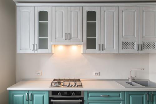 Розетка для плиты высота. Простыми словами о розетках на кухне: где и как я их размещаю (от эксперта по кухням)