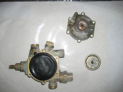 Как почистить газовую колонку. Чистка теплообменника газовой колонки от накипи 02