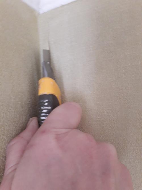 Почему бумажные обои морщатся. Если обои сморщились и повисли в углу. Что делать?