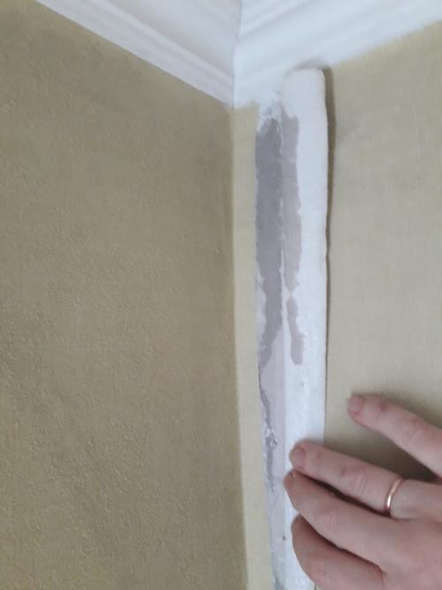 Почему бумажные обои морщатся. Если обои сморщились и повисли в углу. Что делать?