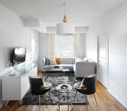 Как скомбинировать обои в зале. И другие