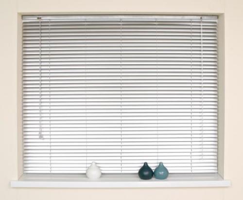 Монтаж горизонтальных жалюзи на пластиковые окна своими руками. Как установить горизонтальные жалюзи 07 Монтаж горизонтальных жалюзи на пластиковые окна своими руками. Как установить горизонтальные жалюзи 07