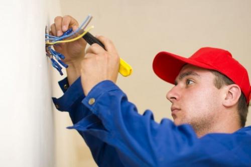 Советы по ремонту квартиры своими руками. Особенности монтажа коммуникаций