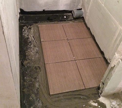 Как правильно класть плитку на пол. Как правильно использовать затирку