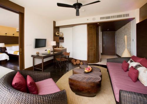 Виды натяжных потолков для зала. Разновидности потолков