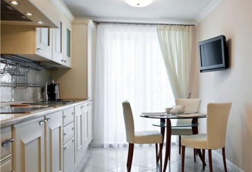 На какой высоте вешать телевизор 42 в спальне. Рекомендуемая высота от уровня пола