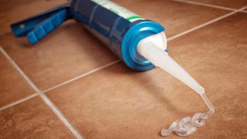 Как правильно укладывать плитку на стену. Процесс укладки 17