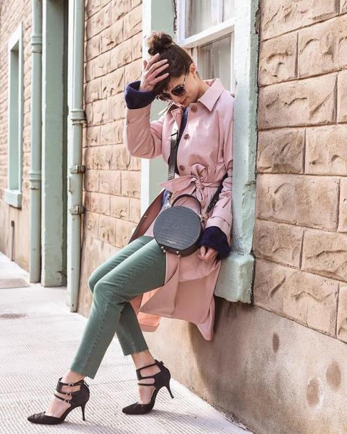 С каким цветом сочетается розовый. Можно ли сочетать розовый и зеленый? Ищем ответ в образах модных блогеров