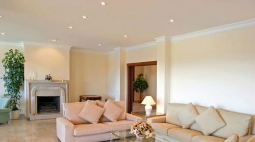 Потолок из гипсокартона одноуровневый. Одноуровневые потолки из гипсокартона в интерьере