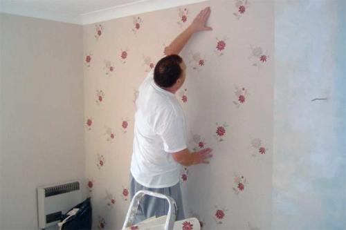 Как клеить обои на двухуровневый потолок. Этап №2 – клеим обои