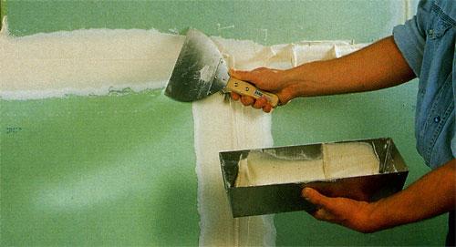 Сколько раз шпаклевать стены под обои. Технология шпаклевания стен под обои