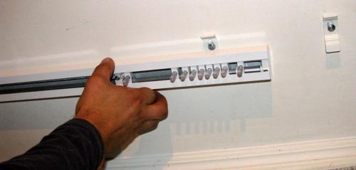 Как крепить жалюзи на пластиковые окна без сверления. Способы крепления жалюзи на окна