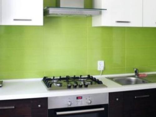 Как класть плитку на стену фартук. Как выложить фартук-плитку на кухне за 3 этапа