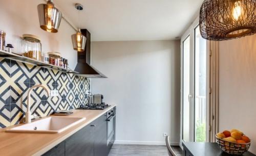 Как класть плитку на стену фартук. Как выложить фартук-плитку на кухне за 3 этапа