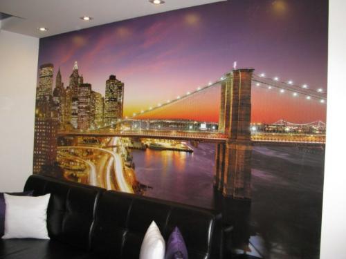 Как поклеить обои двух видов. Зачем используют в зале сочетание обоев двух цветов 11