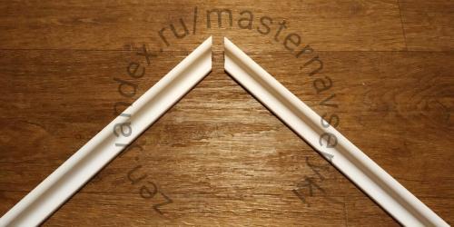 Потолочный плинтус углы. Как сделать ровный угол на потолочном плинтусе без специальных приспособлений своими руками.