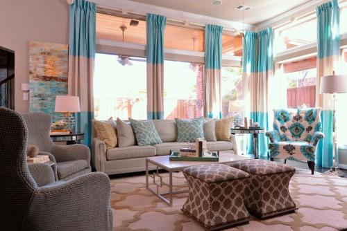 Цвета компаньоны в интерьере. Крутая шпаргалка по сочетанию цветов 29