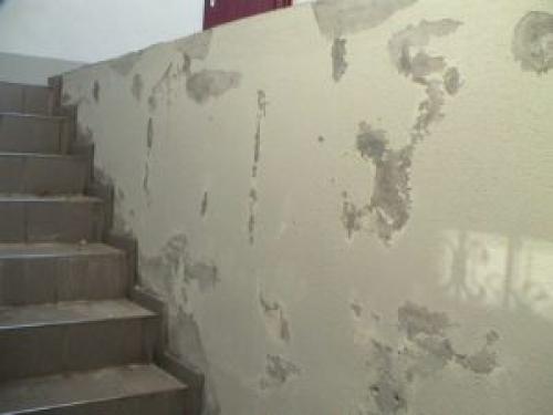 Как убрать побелку со стен. Средства для снятия побелки, которые помогут убрать известку