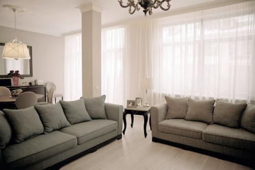 Бежево коричневый интерьер. КАК ВНЕДРИТЬ СОЧЕТАНИЕ СЕРОГО И БЕЖЕВОГО В ИНТЕРЬЕР ГОСТИНОЙ