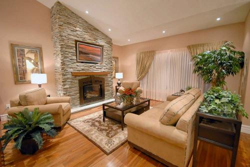 Какие цвета сочетаются с коричневым и бежевым в интерьере. Бежевый цвет и его сочетания в интерьере 12